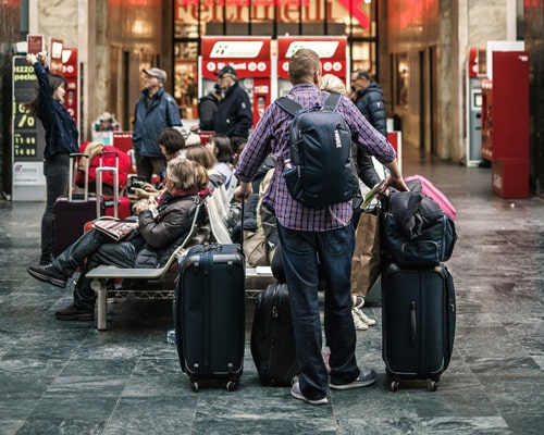 خدمات التأشيرات والإقامة